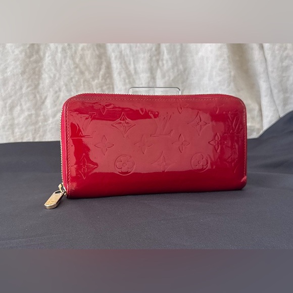 Louis Vuitton Handbags - Louis Vuitton Red Monogram
Embossed Vernis Leather Wallet
